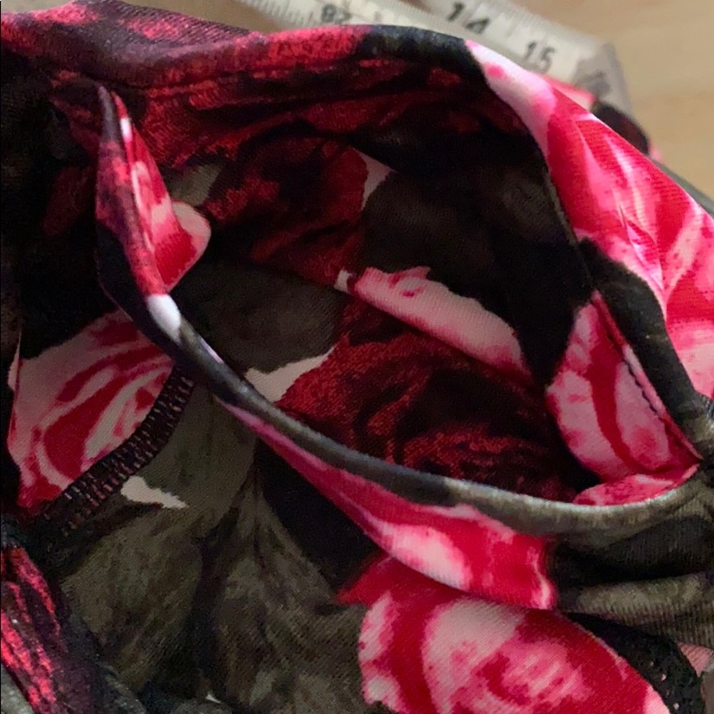 Betsy Johnson performance cropped sport legging - Picture 14 of 14